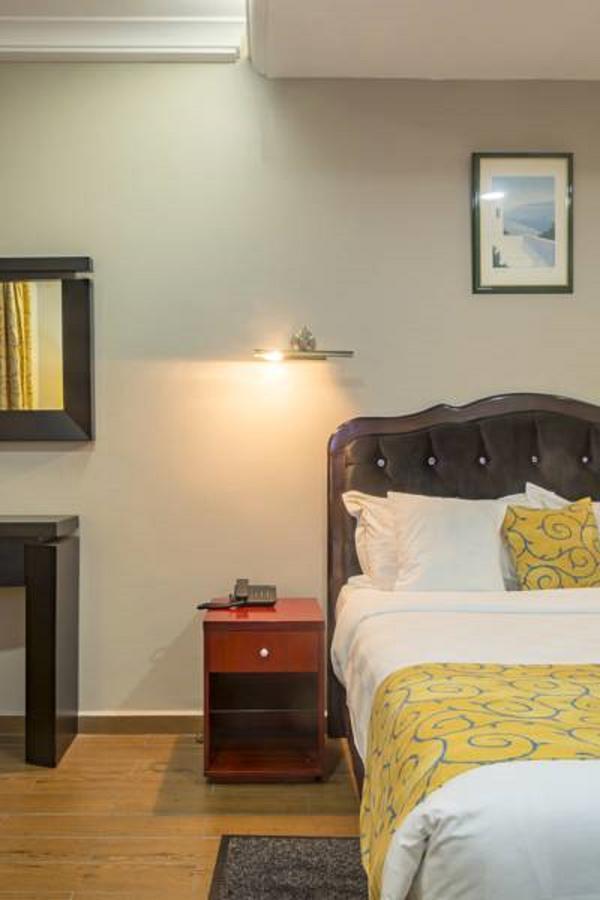 Hotel La Falaise Bonanjo Douala Ngoại thất bức ảnh