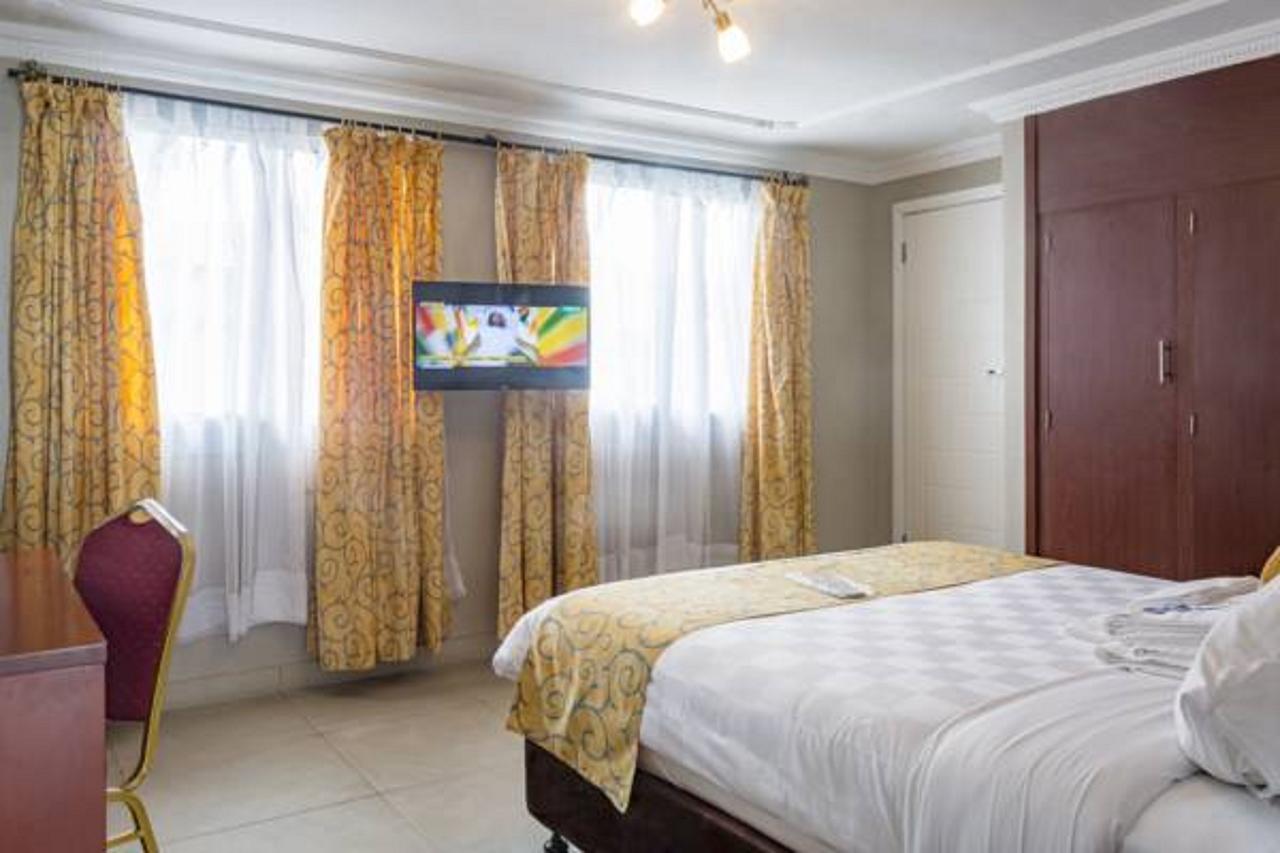 Hotel La Falaise Bonanjo Douala Ngoại thất bức ảnh