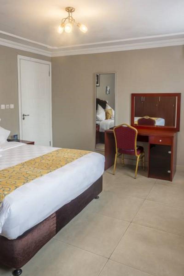 Hotel La Falaise Bonanjo Douala Ngoại thất bức ảnh