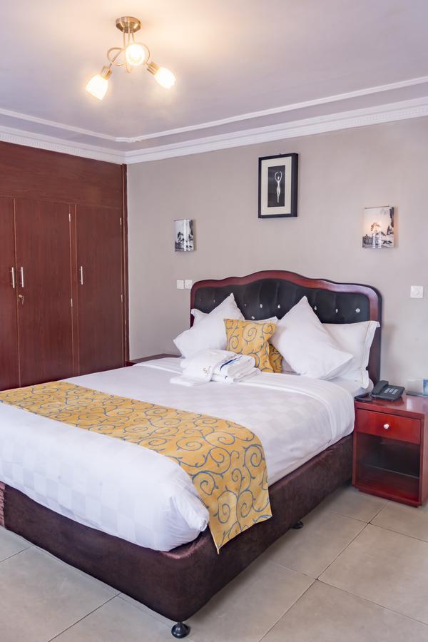 Hotel La Falaise Bonanjo Douala Ngoại thất bức ảnh