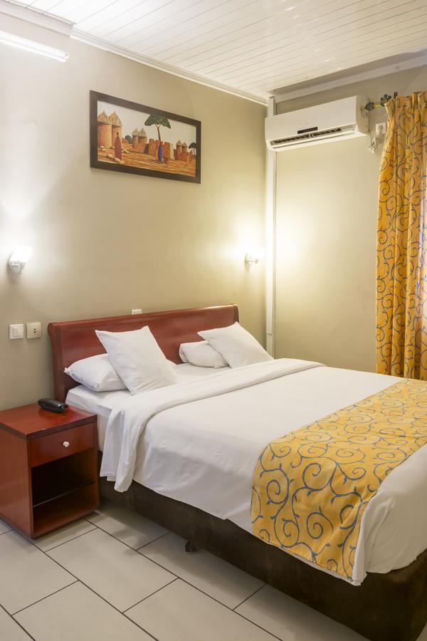 Hotel La Falaise Bonanjo Douala Ngoại thất bức ảnh