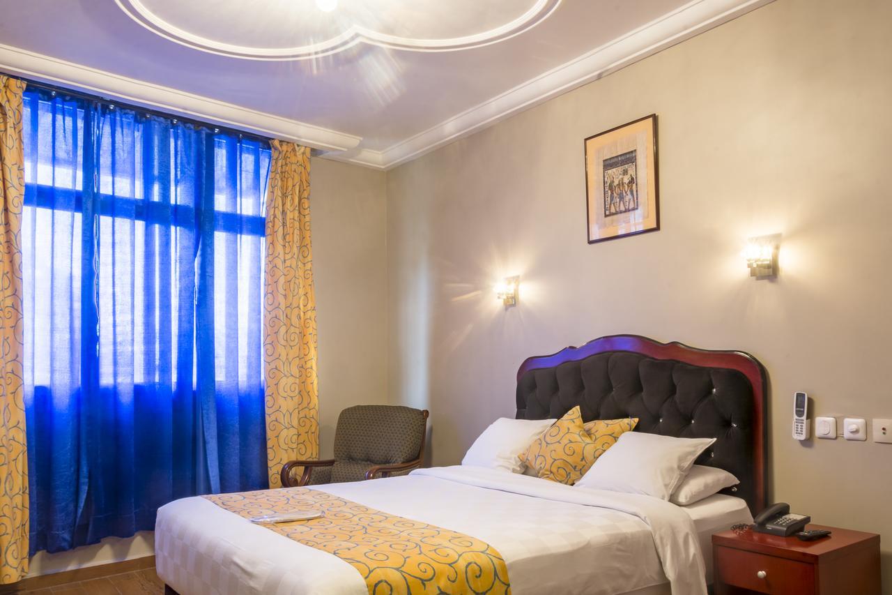 Hotel La Falaise Bonanjo Douala Ngoại thất bức ảnh