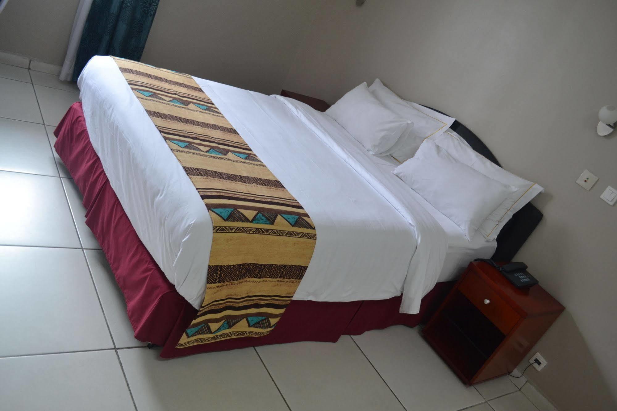 Hotel La Falaise Bonanjo Douala Ngoại thất bức ảnh