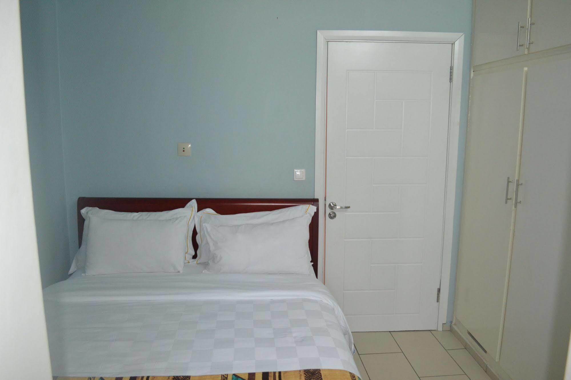 Hotel La Falaise Bonanjo Douala Ngoại thất bức ảnh