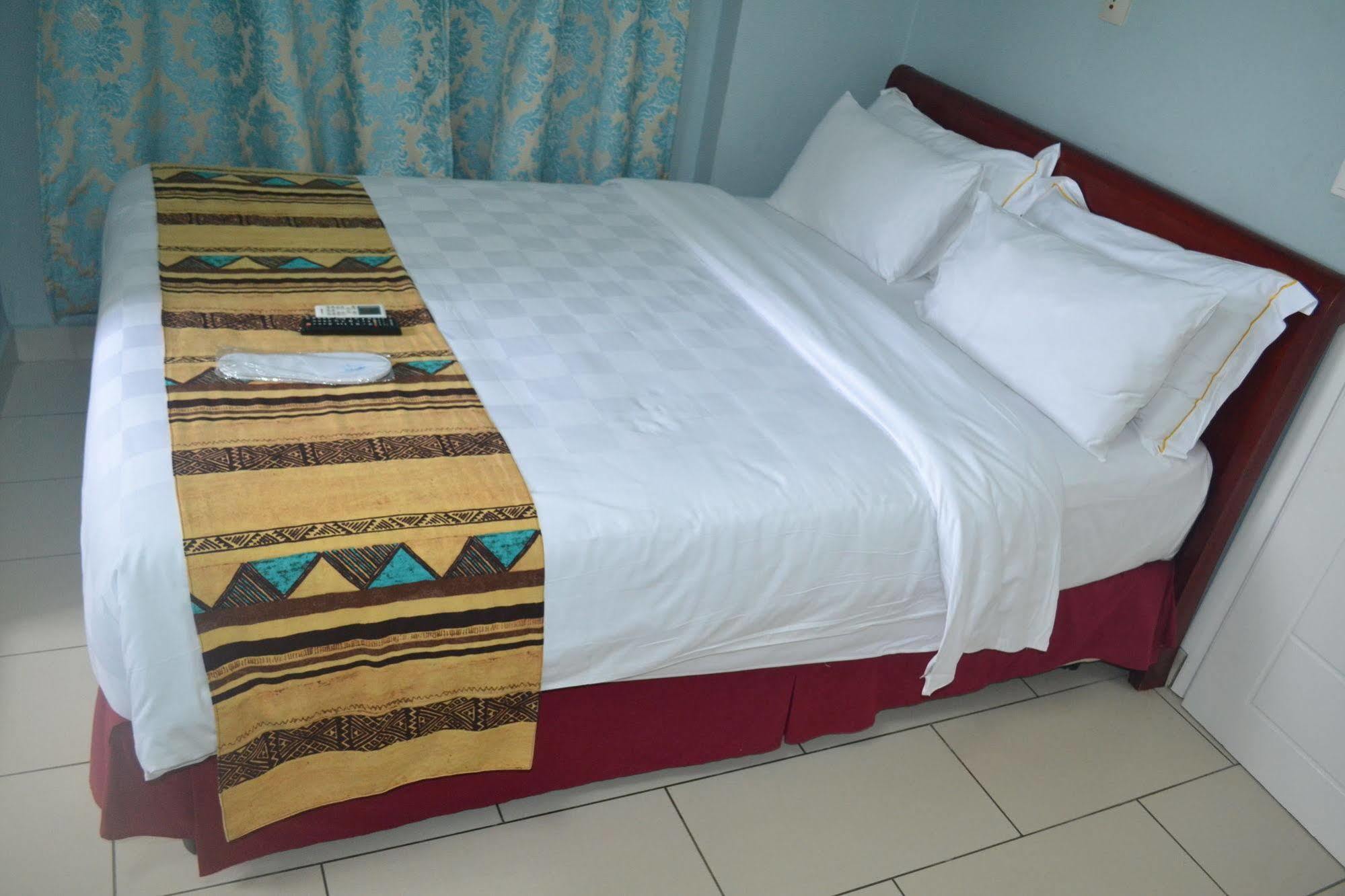 Hotel La Falaise Bonanjo Douala Ngoại thất bức ảnh