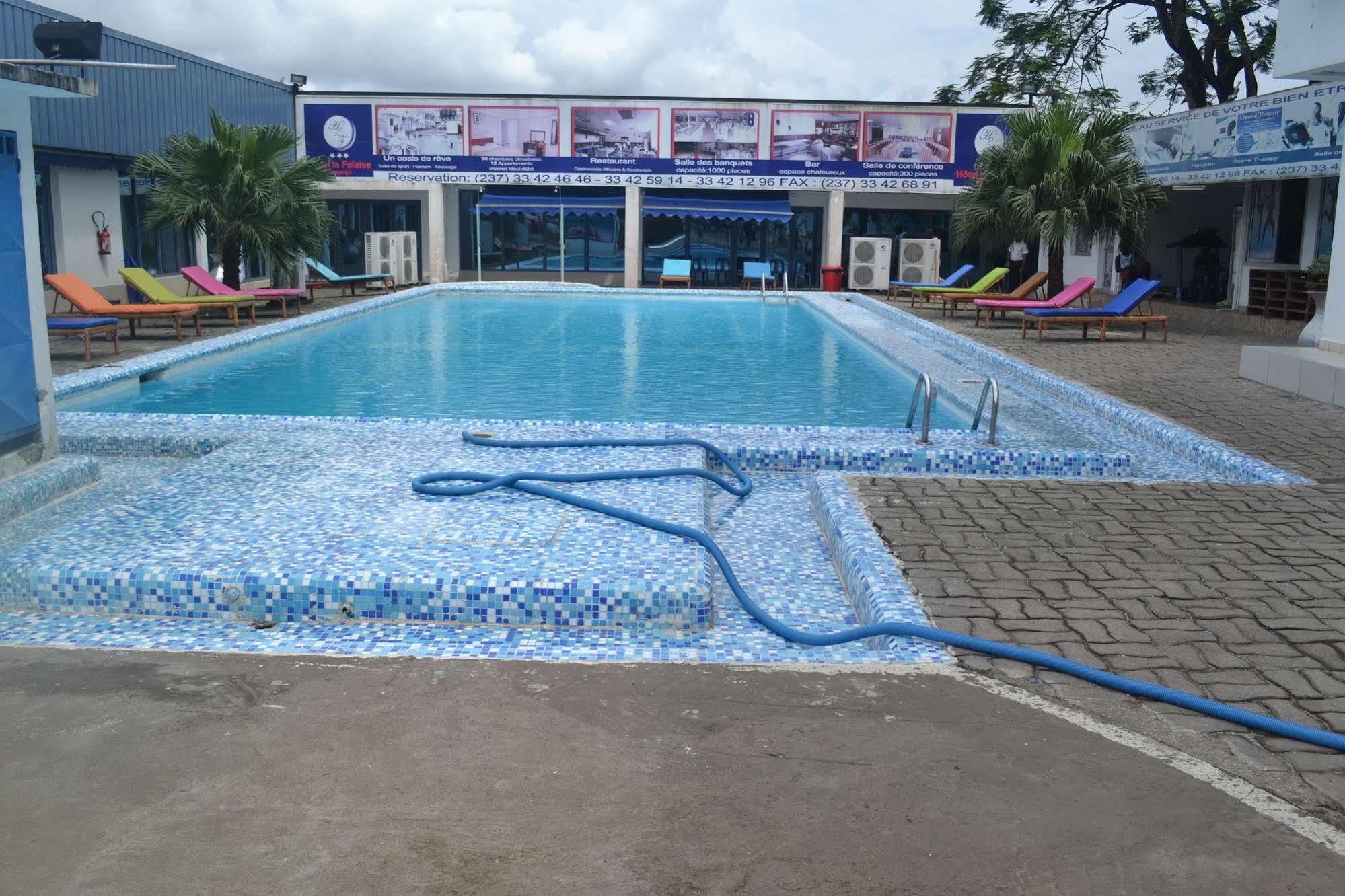 Hotel La Falaise Bonanjo Douala Ngoại thất bức ảnh