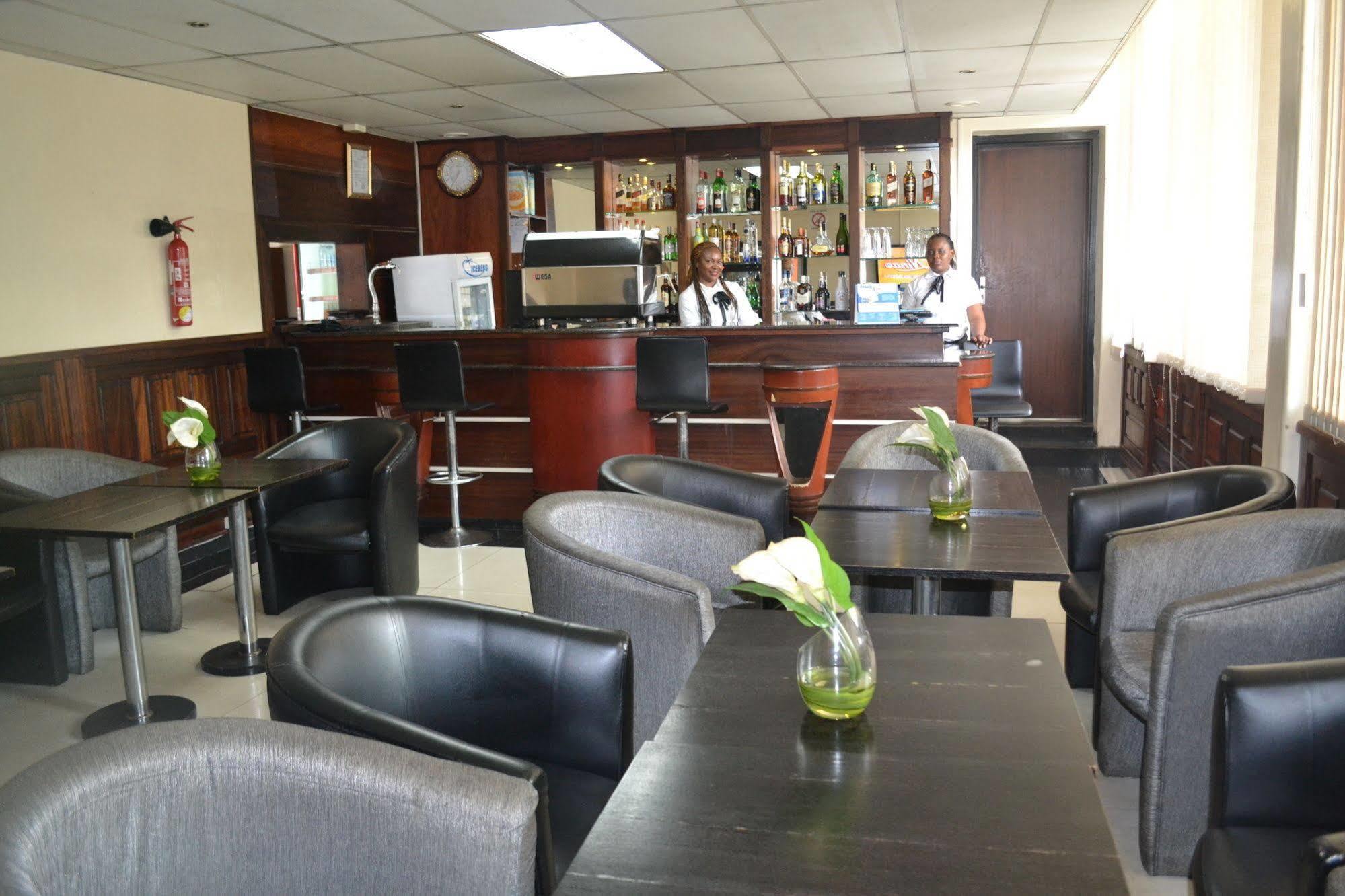 Hotel La Falaise Bonanjo Douala Ngoại thất bức ảnh